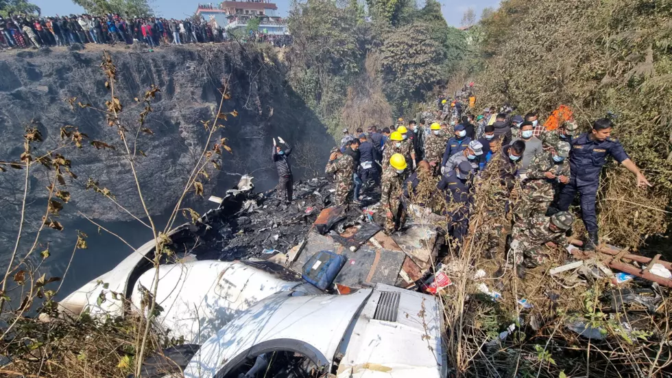 Tragedia en Nepal: Un avión con 72 personas a bordo se estrelló