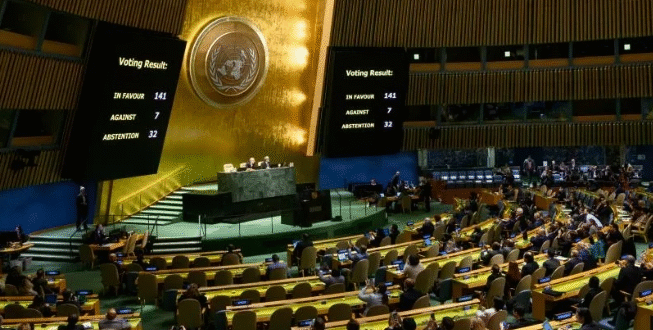 ONU aprueba la creación del primer panel científico internacional para la gobernanza de la inteligencia artificial, aunque persisten divisiones entre Estados miembros