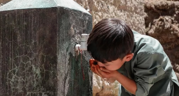 Informe de la ONU advierte que más de 2.000 millones de personas en el mundo aún carecen de acceso a agua potable segura y persisten desigualdades a nivel global