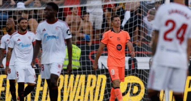 Sevilla humilla al Barcelona con una goleada 4-1: los culés pierden el invicto, el liderato y muestran su peor versión en el Sánchez Pizjuán