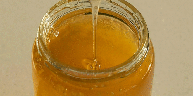 Qué ocurre en nuestro cuerpo si consumimos miel a diario y cómo influye en la salud del hígado