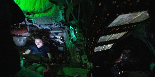 Astronautas de Artemis II comparten su primera experiencia rumbo a la Luna y describen la impactante sensación de “caer del cielo” al alejarse de la Tierra